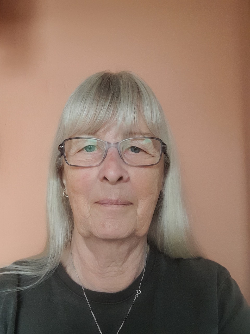 Lois Pannell image